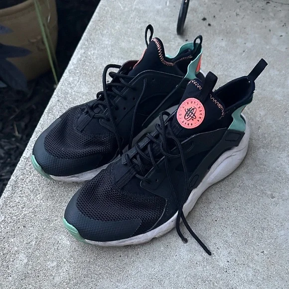 Nike Air Tennis shoes size: 7Y - Picture 1 of 5